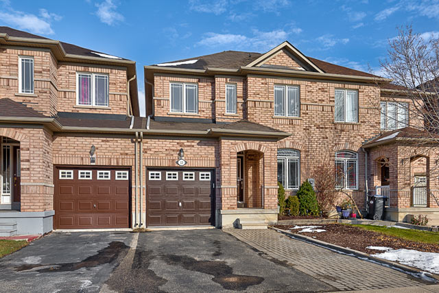 Three Bedroom Townhome For Sale at 13 Percy Gate, Brampton