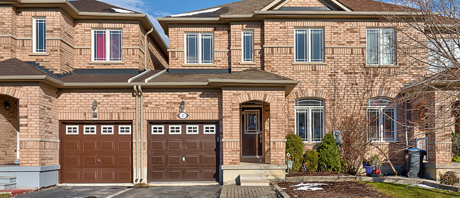 Three Bedroom Townhome For Sale at 13 Percy Gate, Brampton