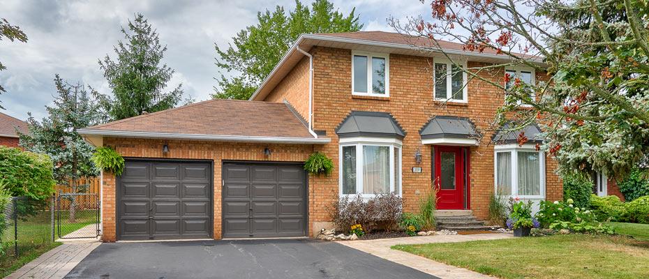 Three Bedroom Home for Sale in Wedgewood Creek at 2039 Grenville Drive, Oakville