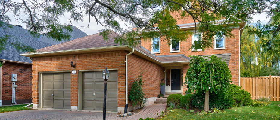 2115 Pineview Drive, Oakville - Four Bedroom Home for Sale in Oakville's Wedgewood Creek