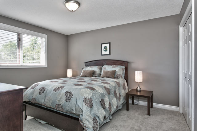 Second bedroom.