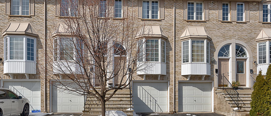 Two Bedroom Townhome For Sale in Tucks Forest at 29-3480 Upper Middle Road, Burlington