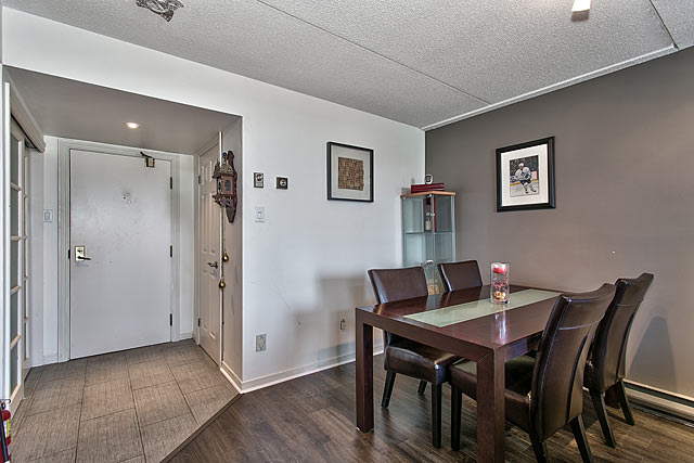 Dining room.
