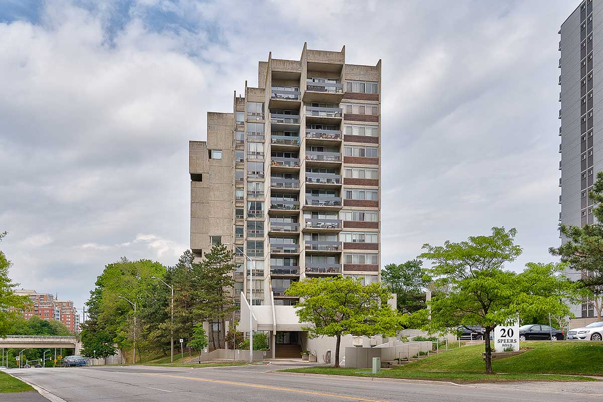 Renovated One Bedroom Condo For Lease in Central Oakville at 20 Speers Road