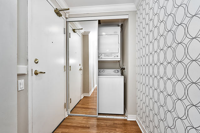 Foyer with Laundry