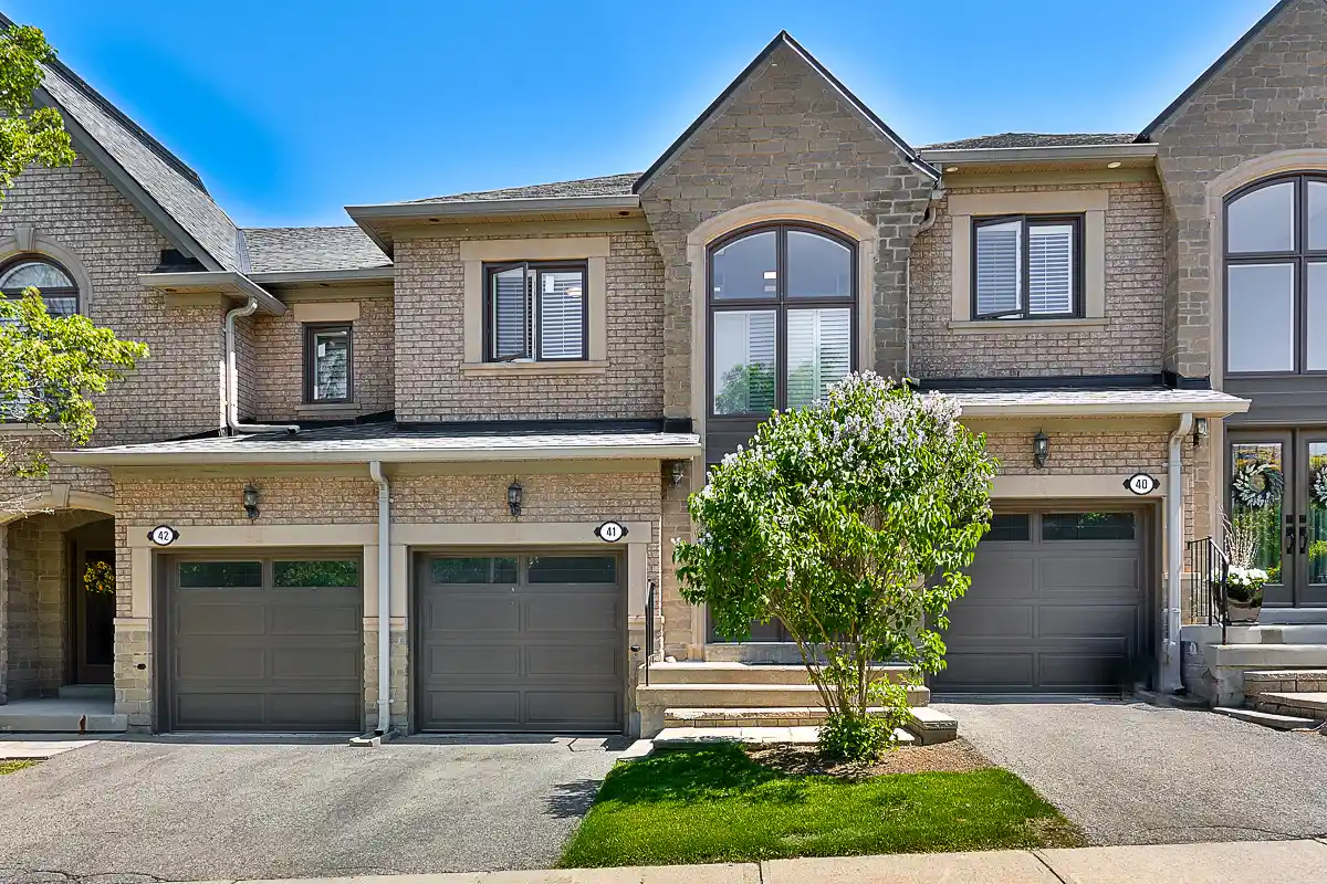 Executive Townhome for Lease in Wedgewood Creek - 41-2250 Rockingham Drive, Oakville